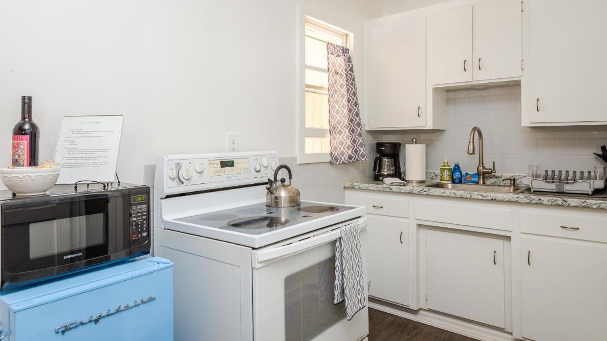 Solvang Bungalow B - Housity