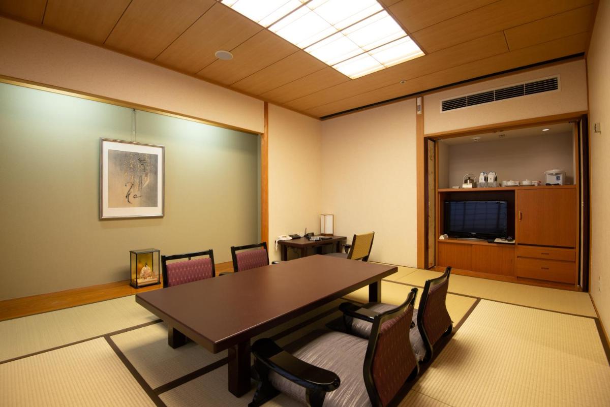 Hotel Okura Fukuoka - Housity