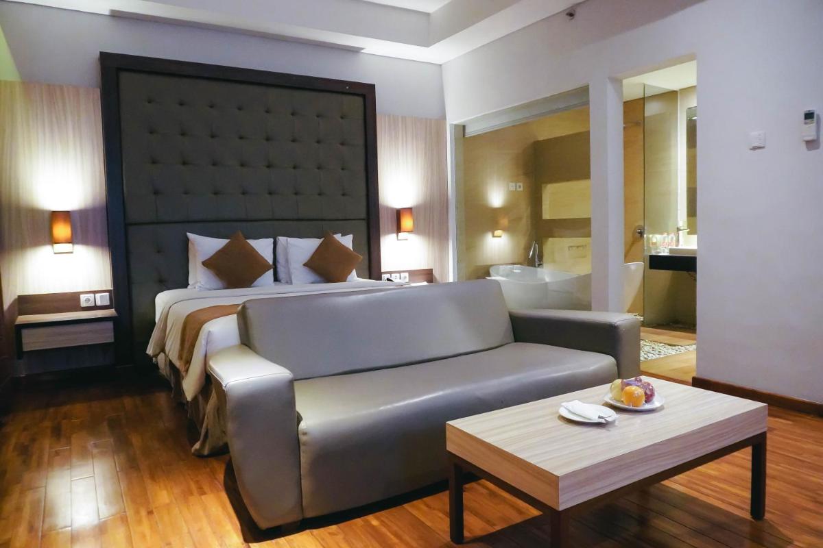 Crystal Lotus Hotel Yogyakarta - Hizvo