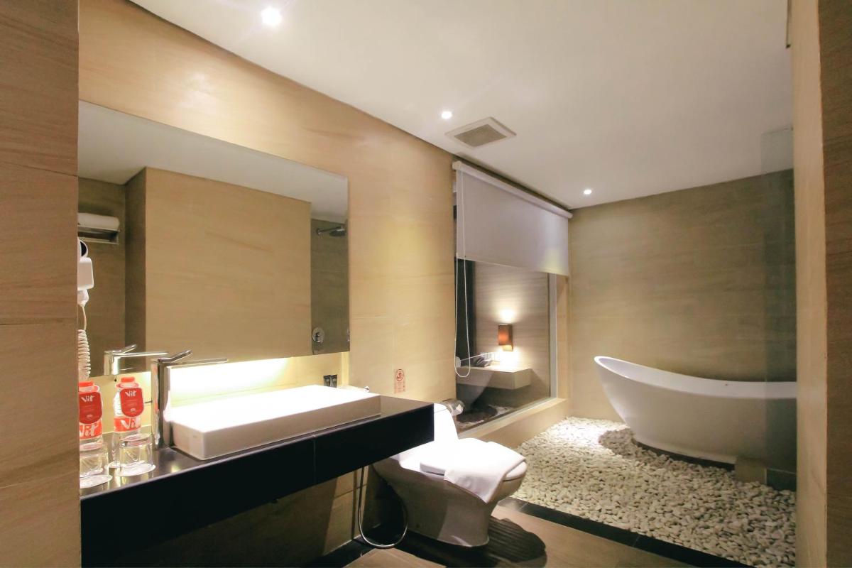 Crystal Lotus Hotel Yogyakarta - Housity