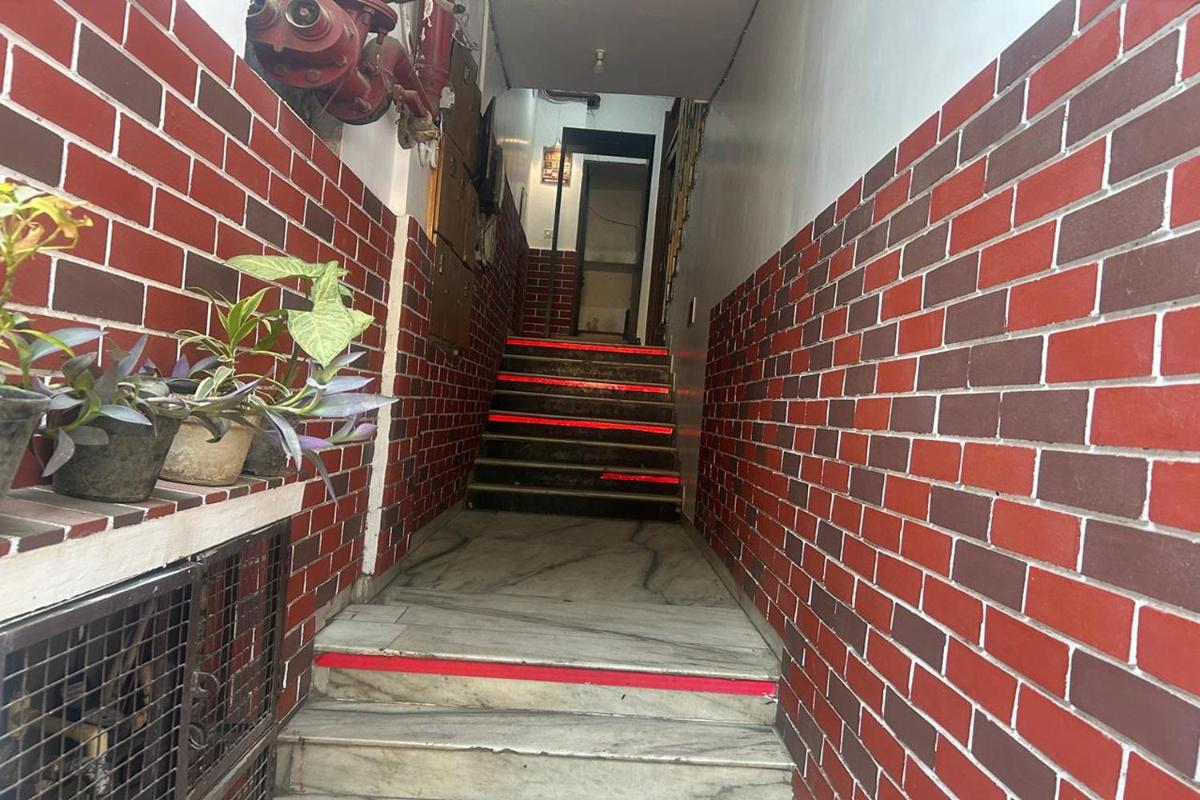 Suitetrails - The Fazar Residency Near Hazrat Nizamuddin Dargah
