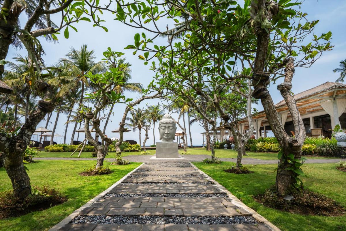 Nirwana Beach & Resort - Housity