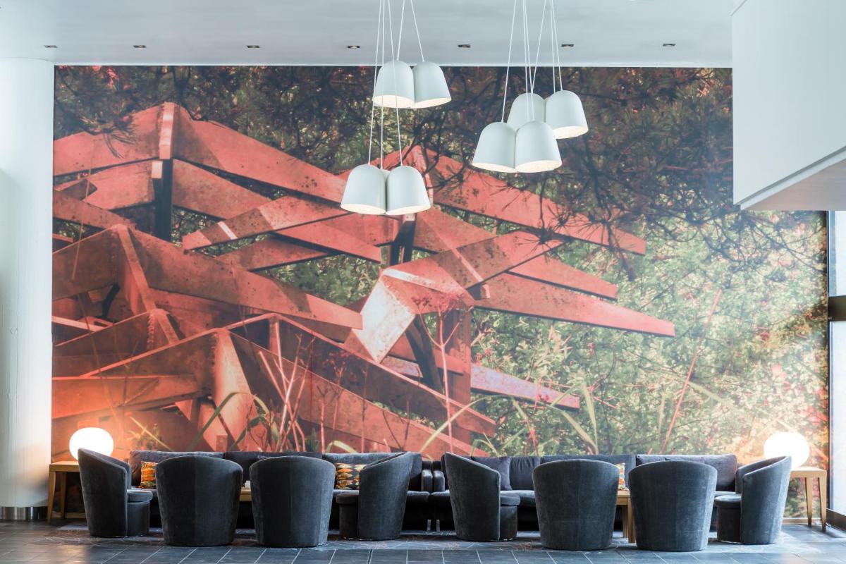 Quality Hotel Entry - Housity