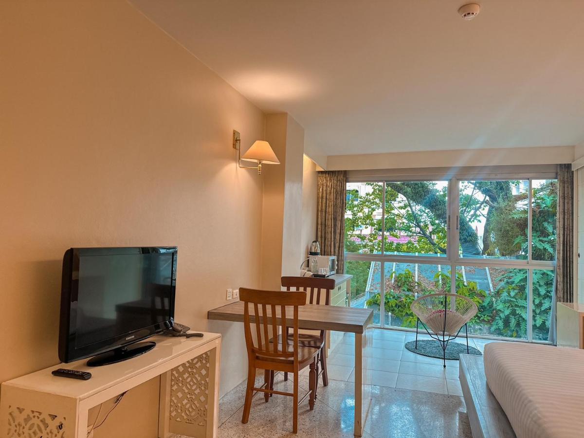 Sino House Phuket Hotel - SHA Plus - Housity