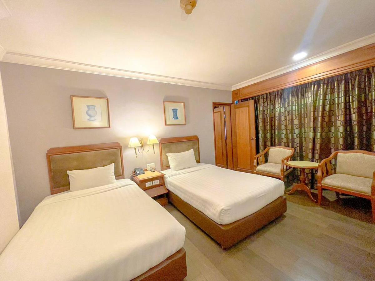 Topland Hotel & Convention Centre - Housity