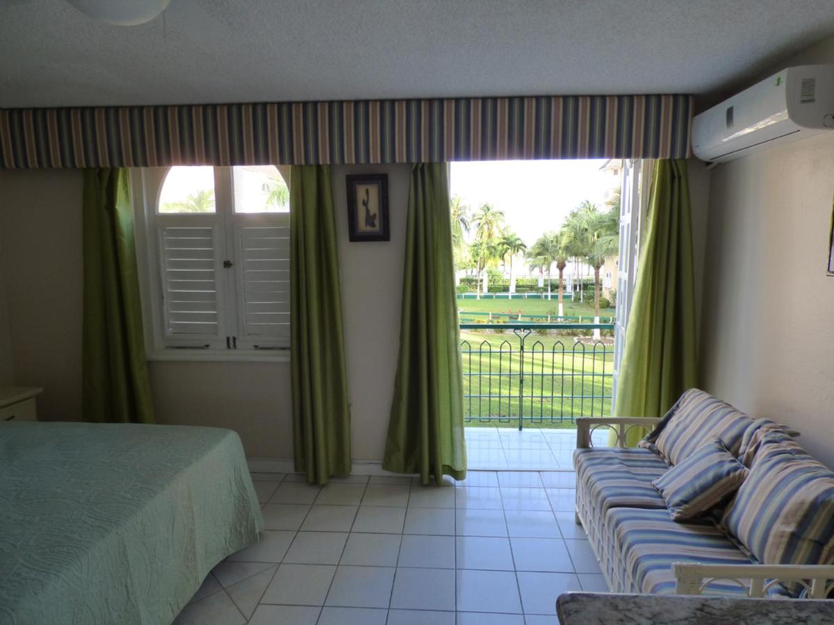 Beach Studio 18 - Housity
