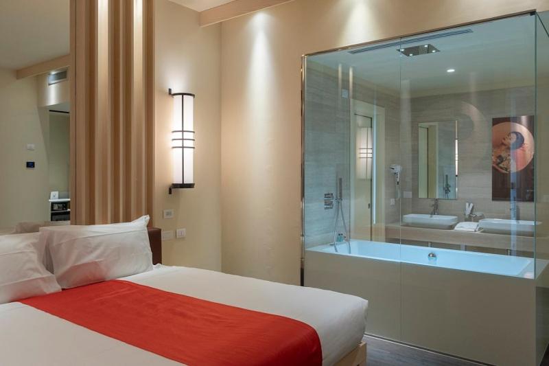 Emotional Grand Motel - Housity