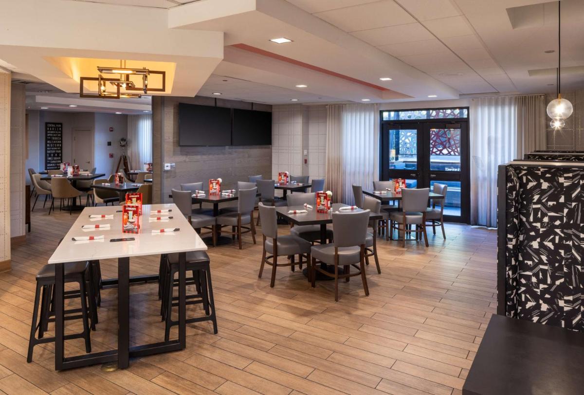 Hilton Garden Inn Los Angeles / Hollywood - Housity