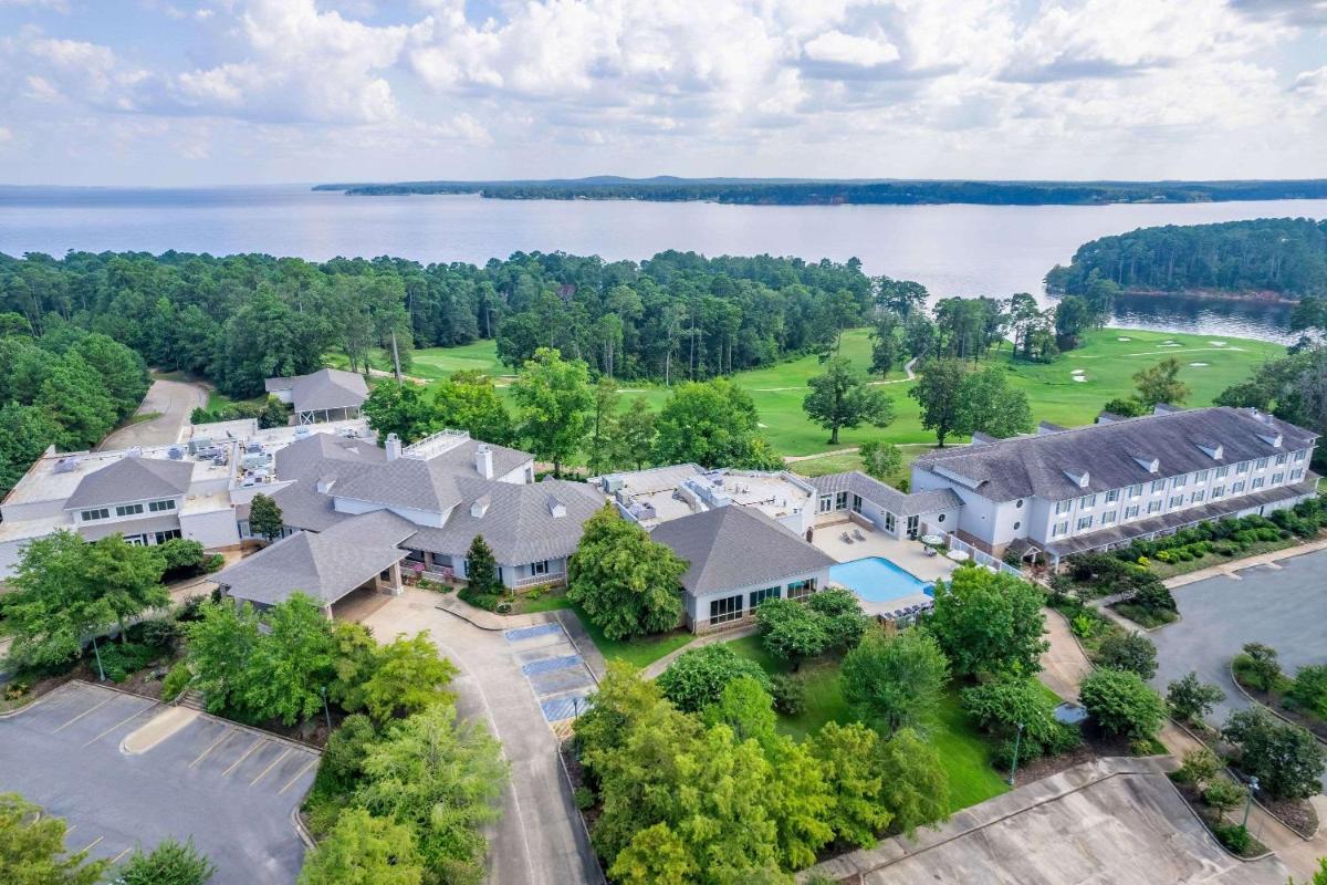 Cypress Bend Resort, a Wyndham Hotel - Housity