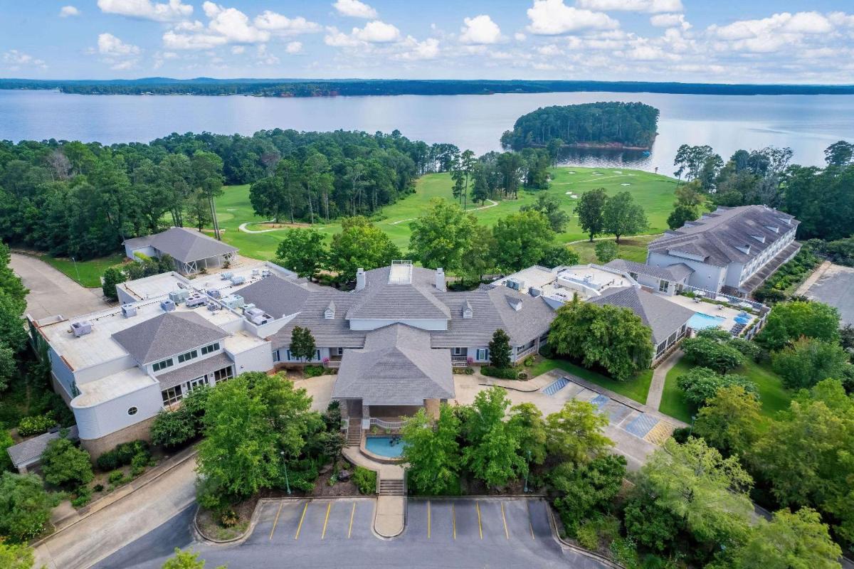 Cypress Bend Resort, a Wyndham Hotel - Housity