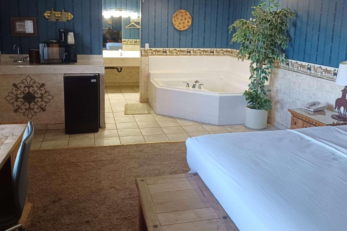Howard Johnson by Wyndham Springerville - Housity