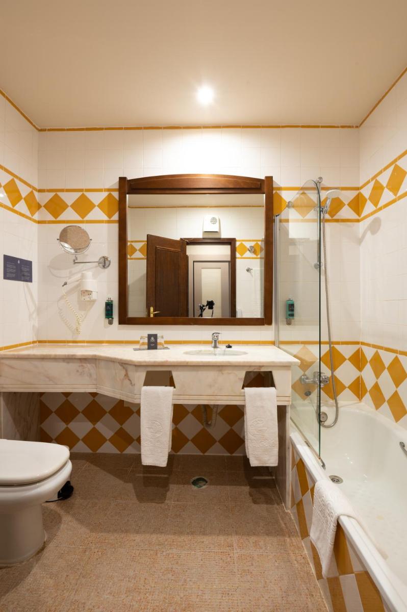 Uma casa de banho em Vila Gale Alentejo Vineyard - Clube de Campo
