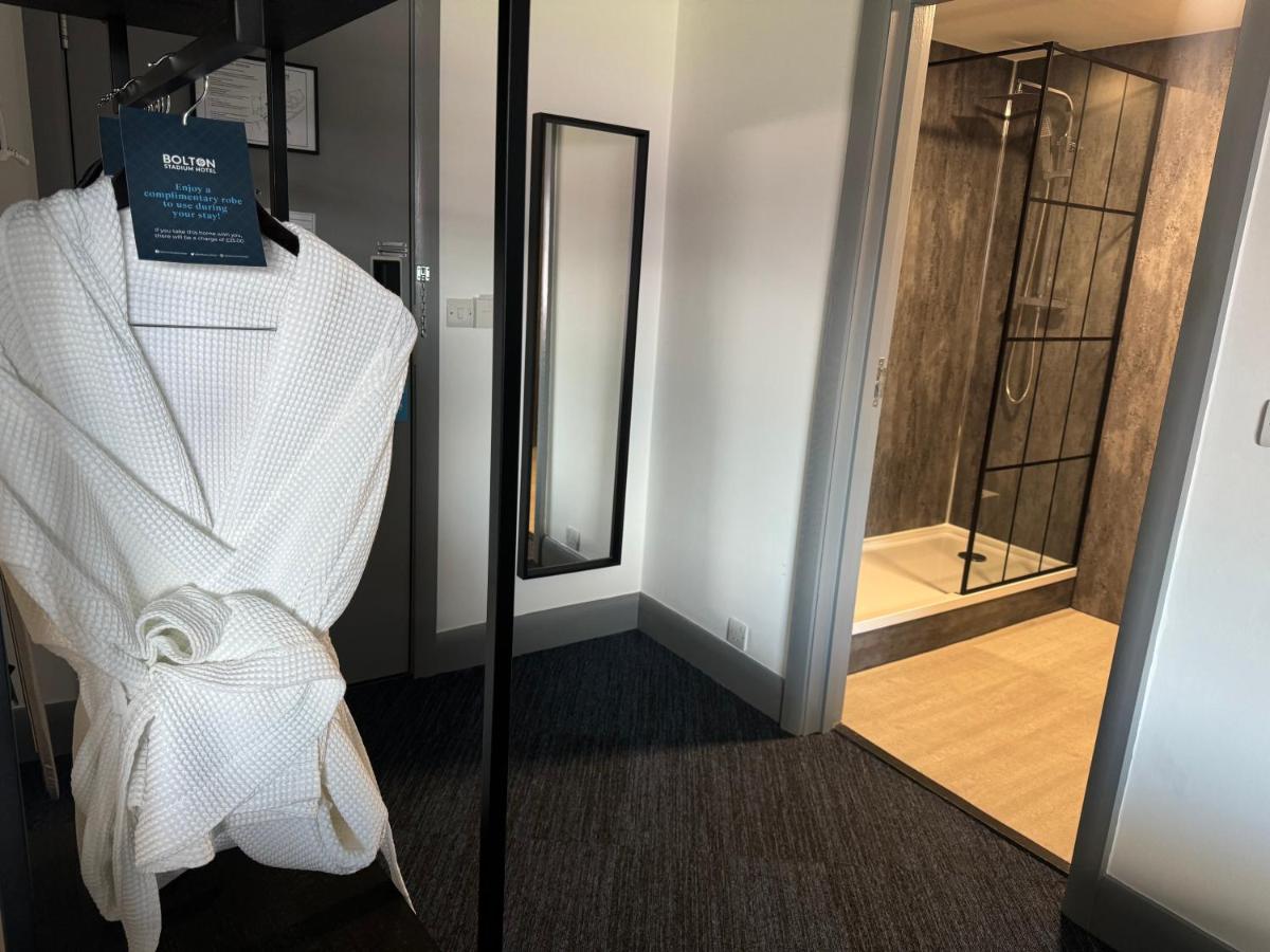 Bolton Stadium Hotel - Housity