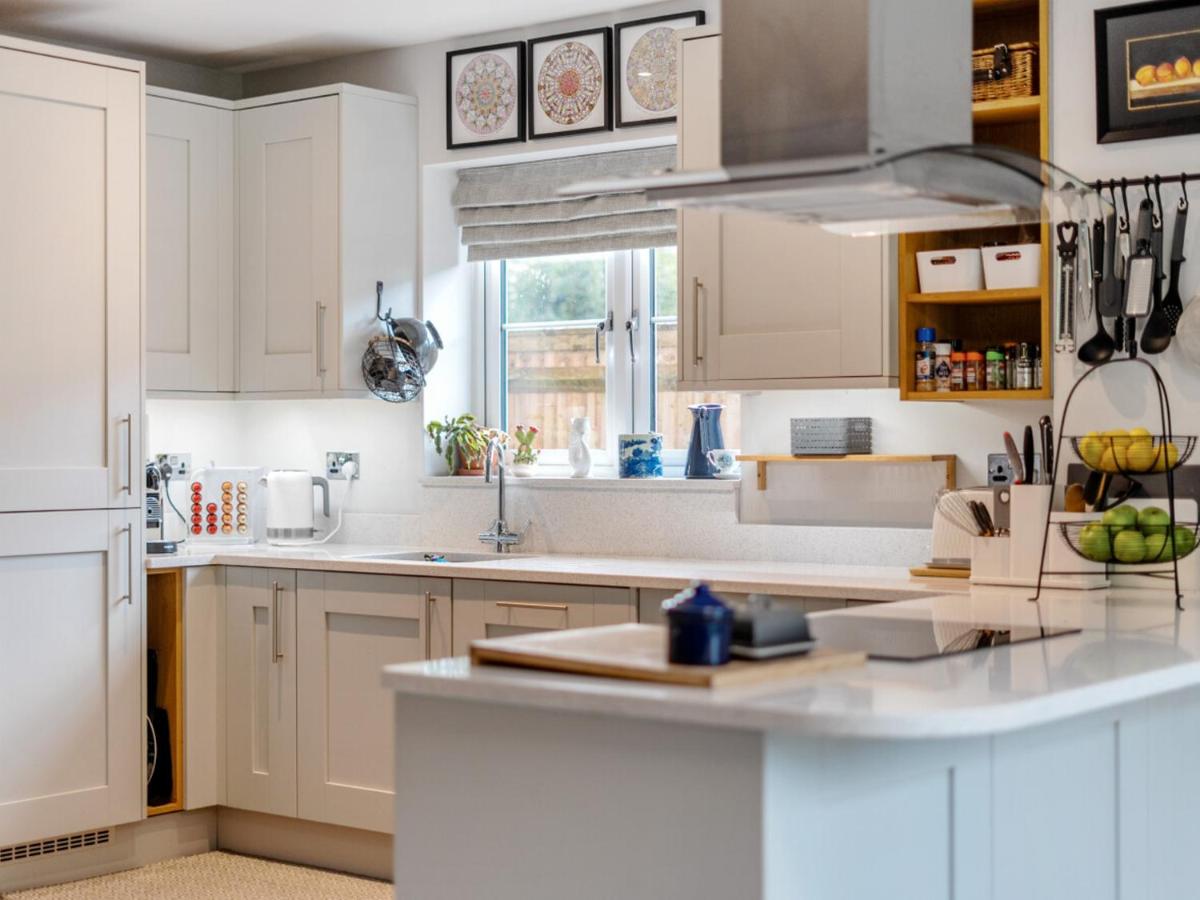 Pass the Keys Spacious Family Oasis Explore with Ease - Housity