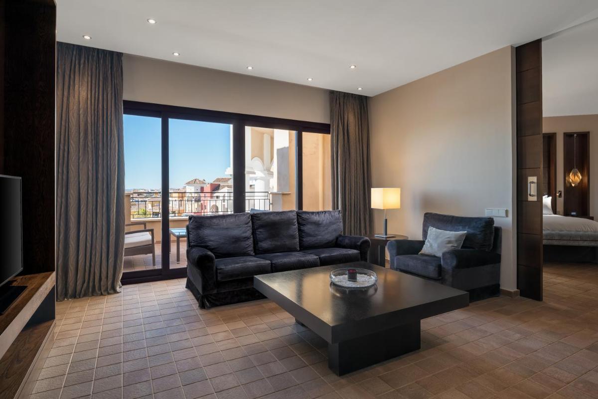 Zona de estar de Doubletree By Hilton La Torre Golf Resort
