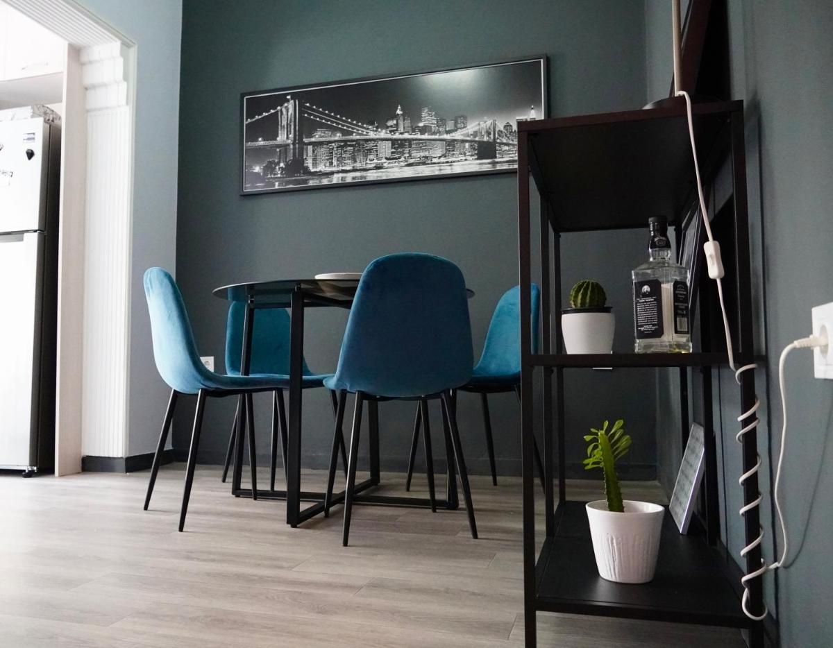 Industrial Design Bungalow – 2 min to Center, Wifi - Housity