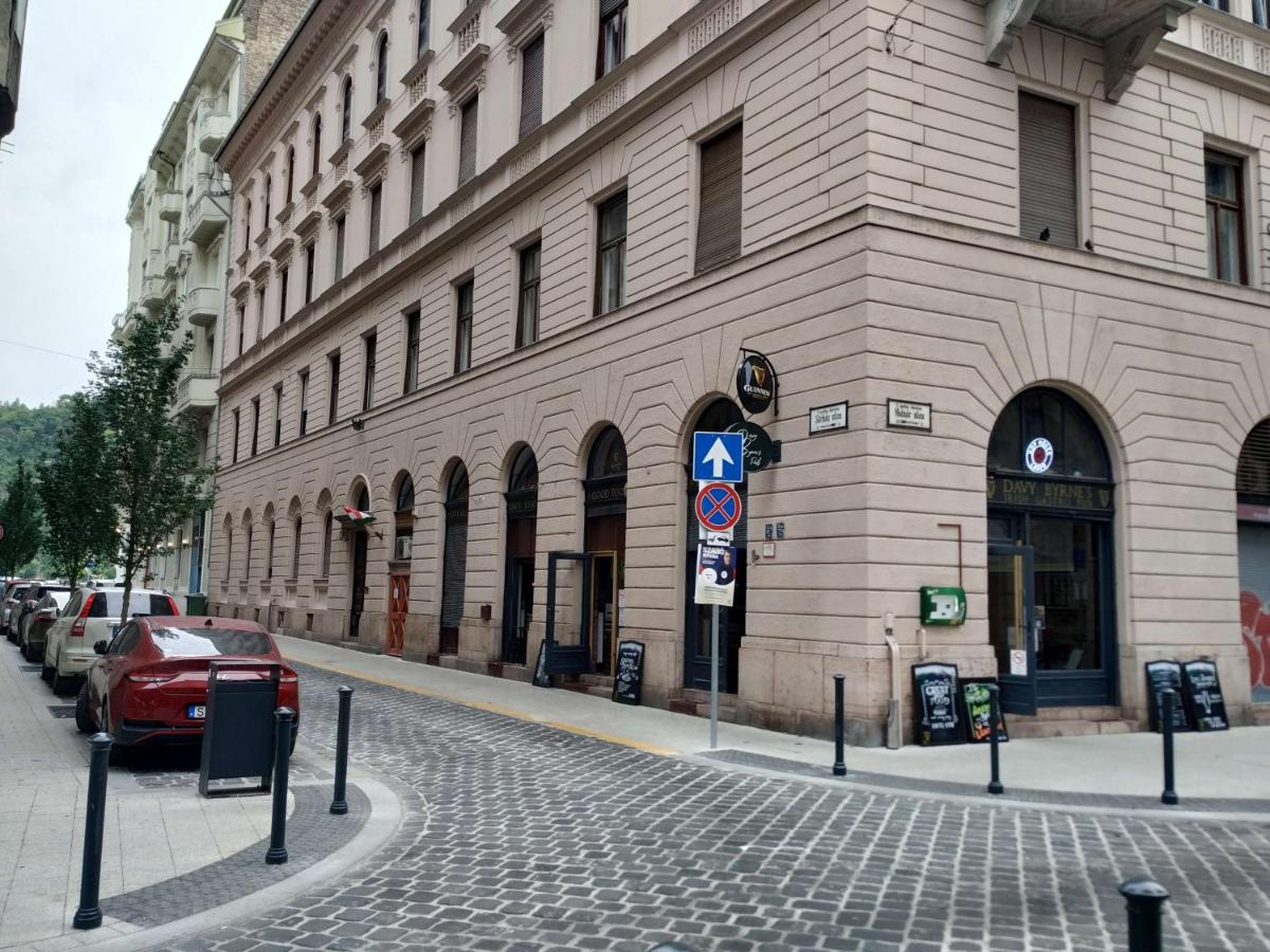 Beer House Apartment - Housity