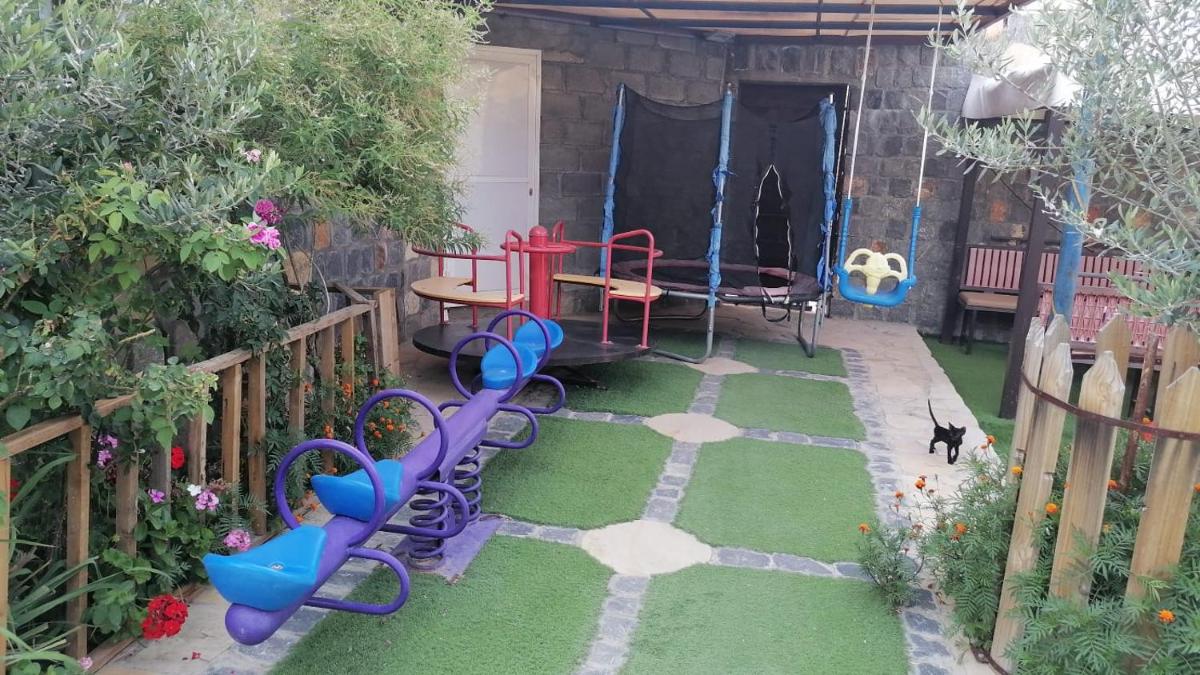 Bayt Alhagar residance بيت الحجر للضيافة الجبل الأخضر - Housity