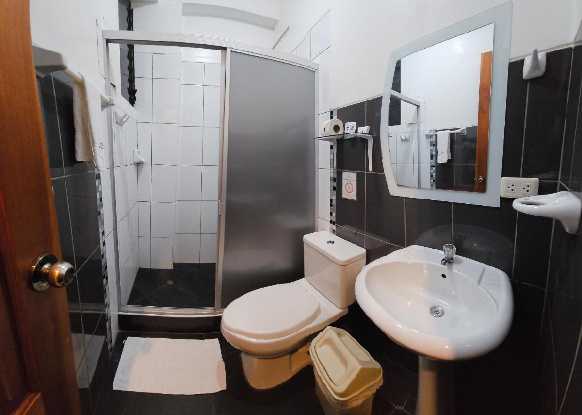 Hotel Centenario - Housity