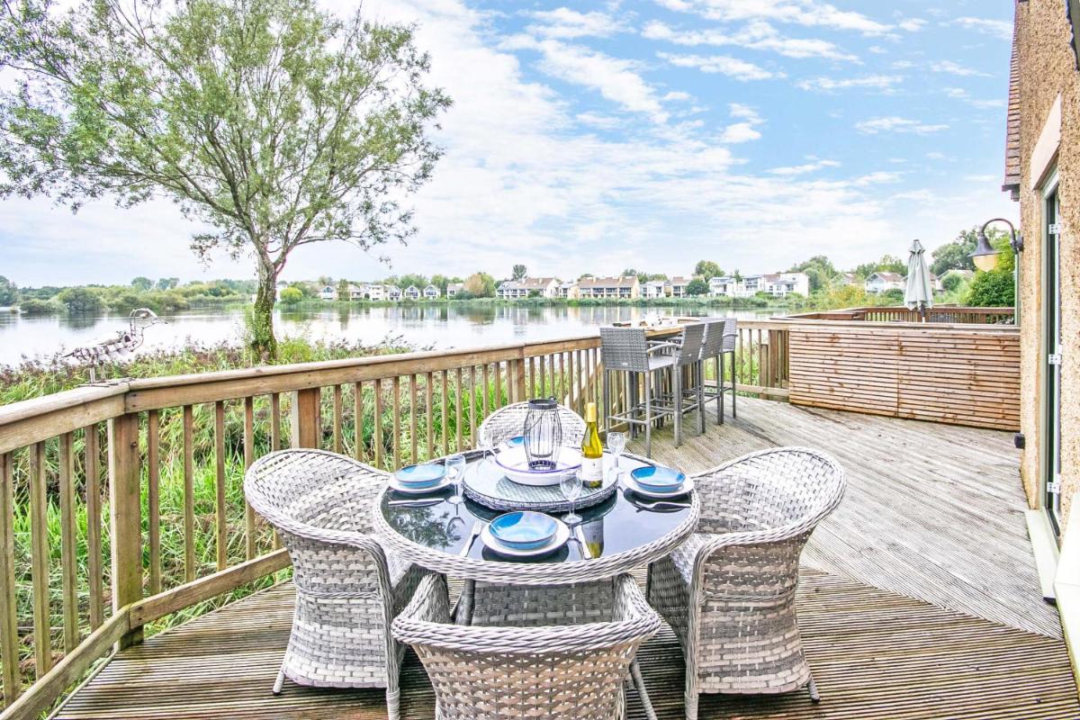 Coot Cottage - holiday house with fantastic lake views - Housity