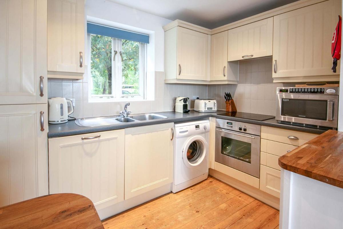 Coot Cottage - holiday house with fantastic lake views - Housity