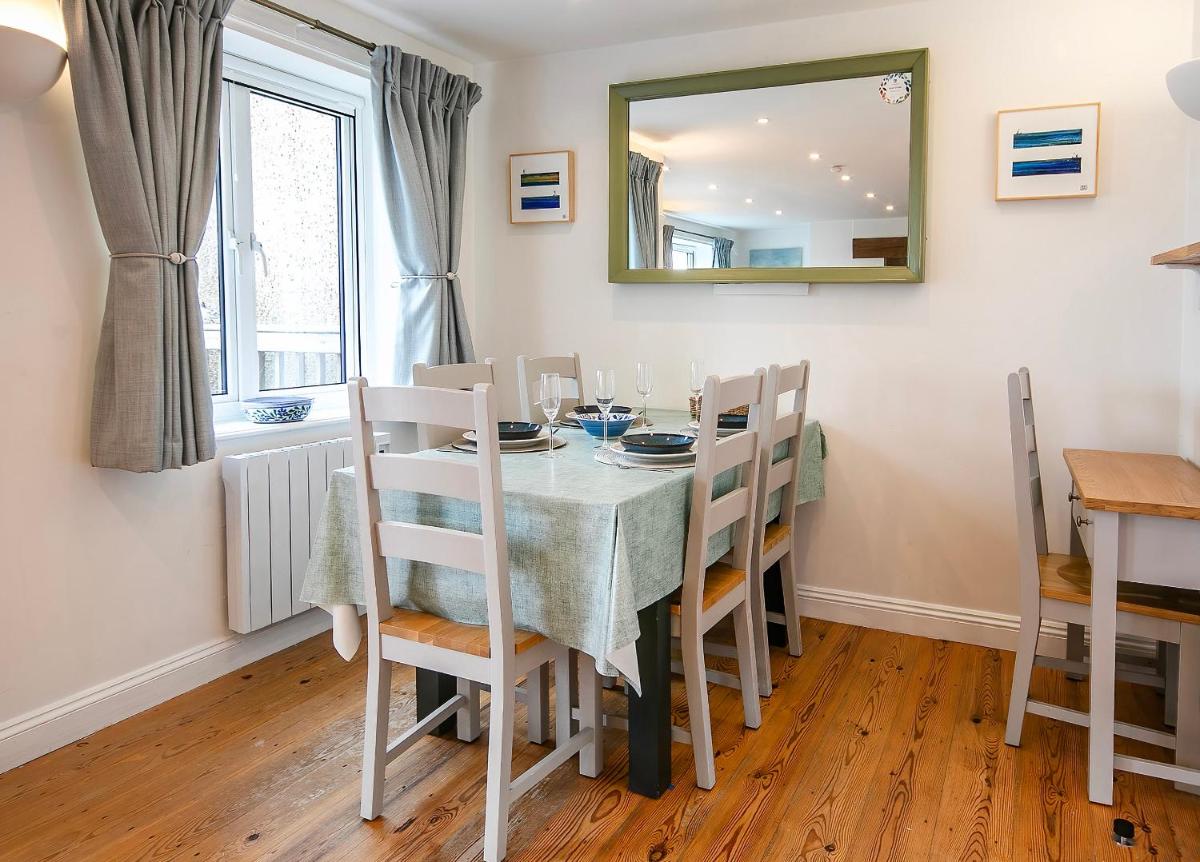 Coot Cottage - holiday house with fantastic lake views - Housity