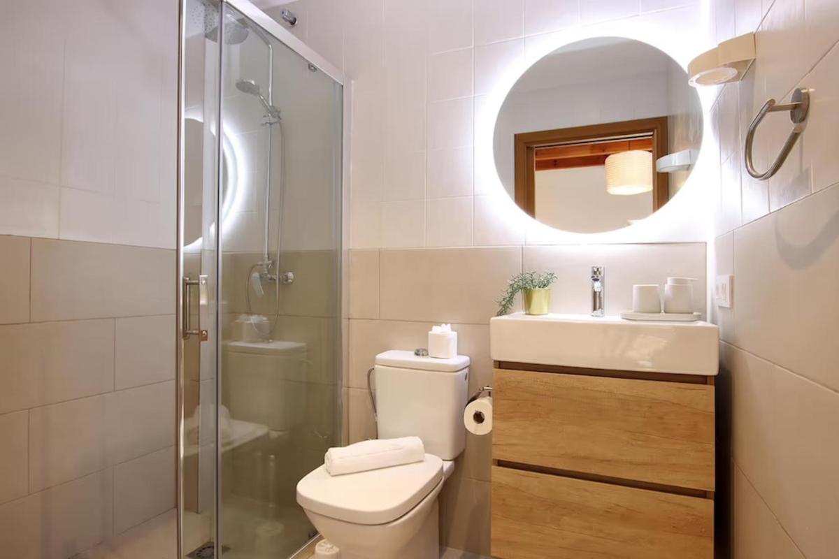 Rustic house recently renovated villa with views to the Pollensa mountains by Renthousing - Hizvo