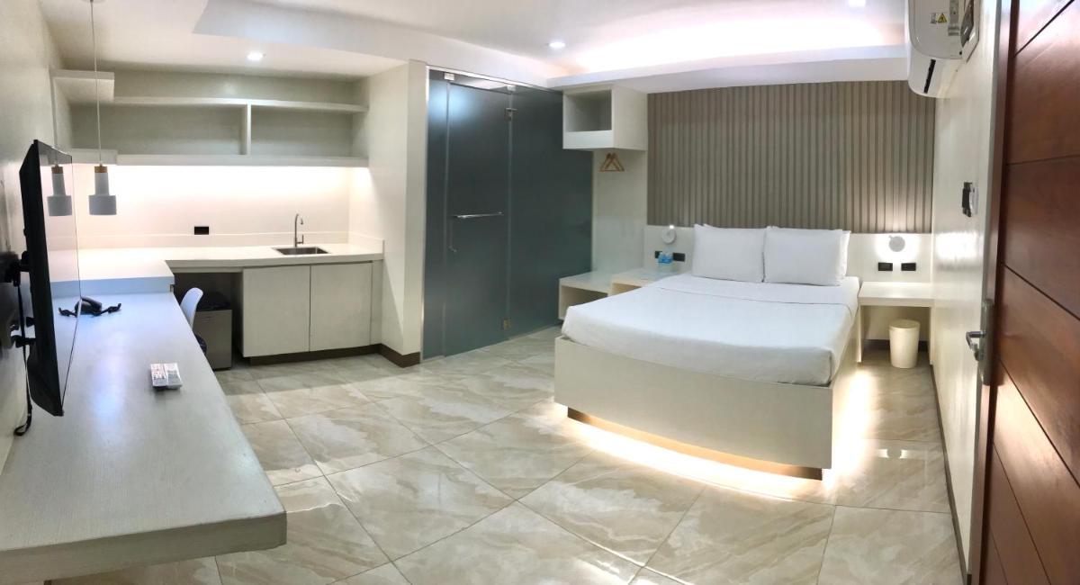 Oyster Plaza Hotel - Housity