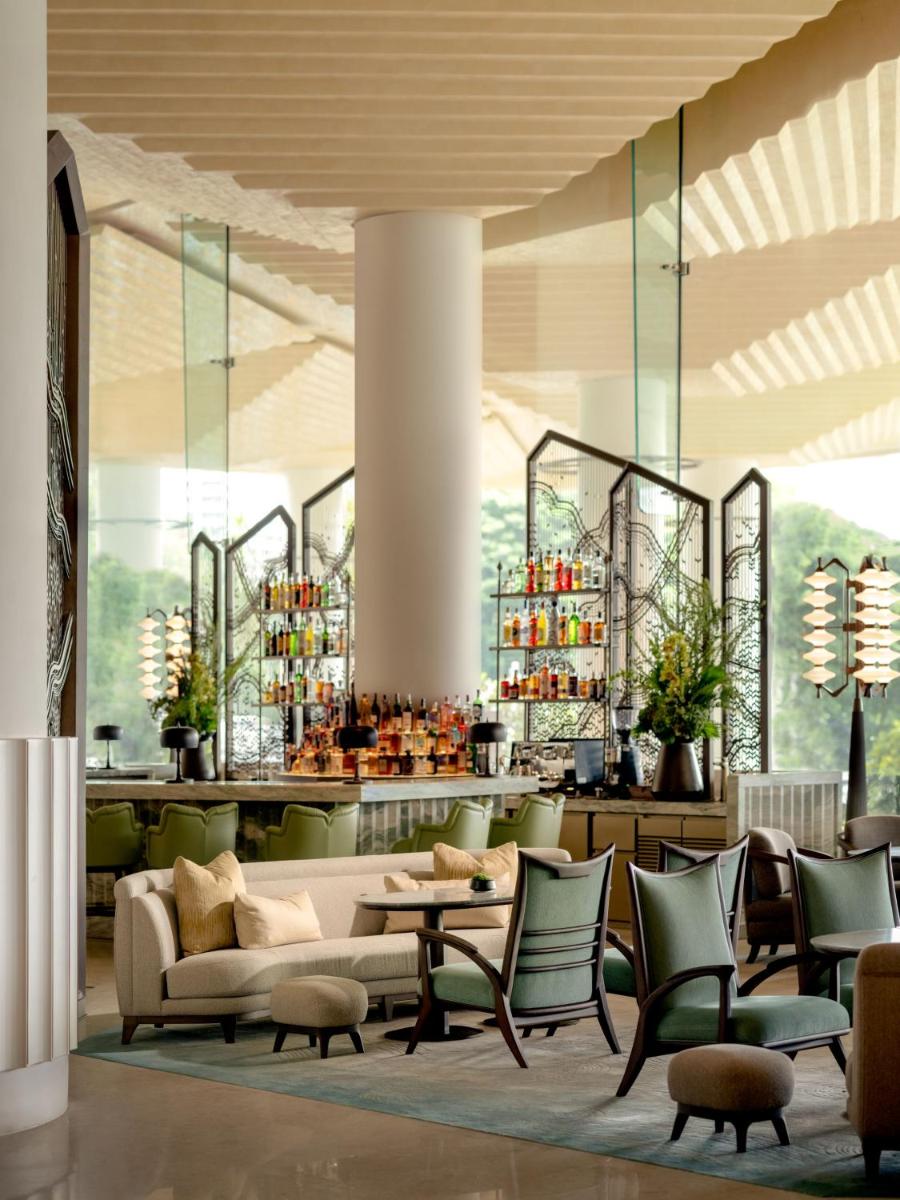 Dusit Thani Bangkok - Housity