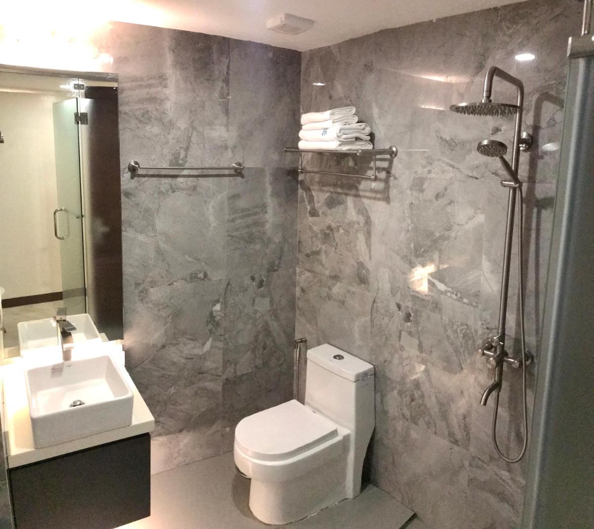 Oyster Plaza Hotel - Hizvo