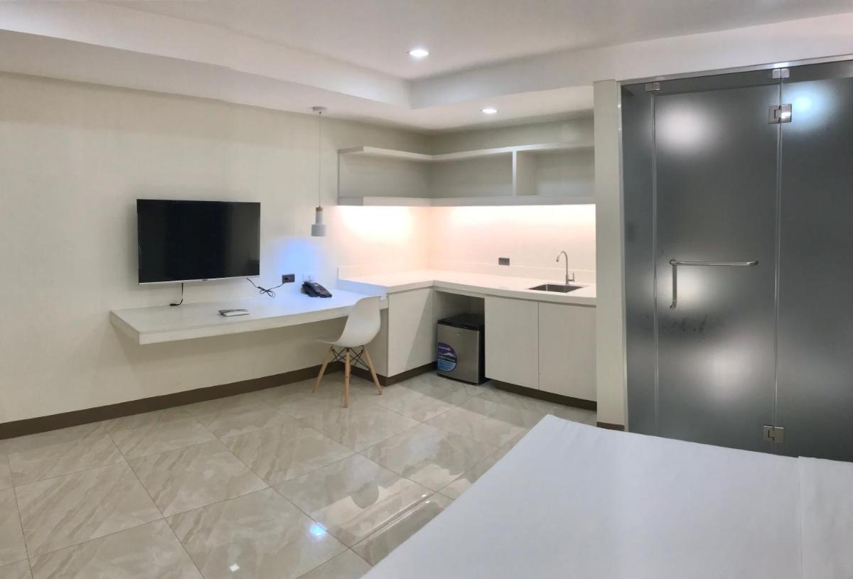 Oyster Plaza Hotel - Housity