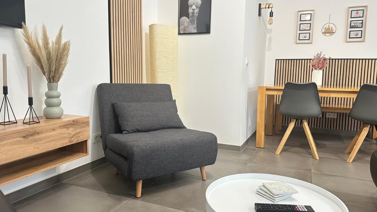 Barrierefreie Ferienwohnung in Winterscheid nahe Köln Bonn bis 4 Personen mit Netflix und mehr - Housity