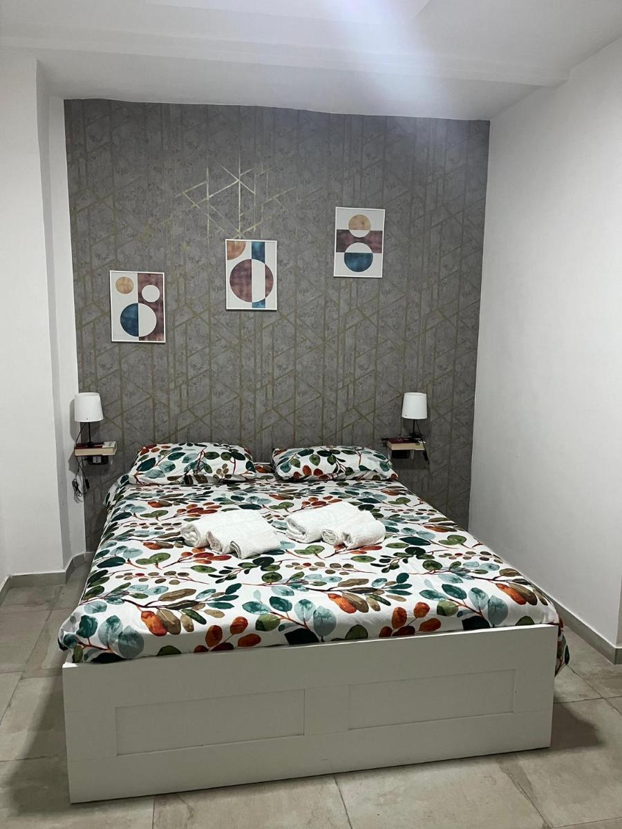 Nadyle House - Housity