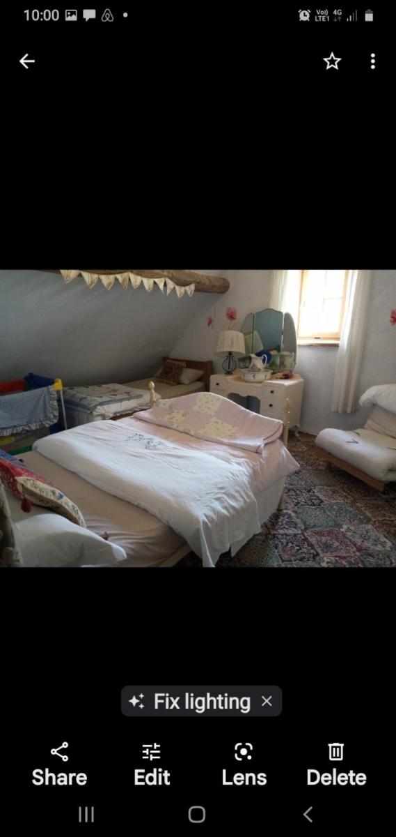 Savriere Main Large House - Housity