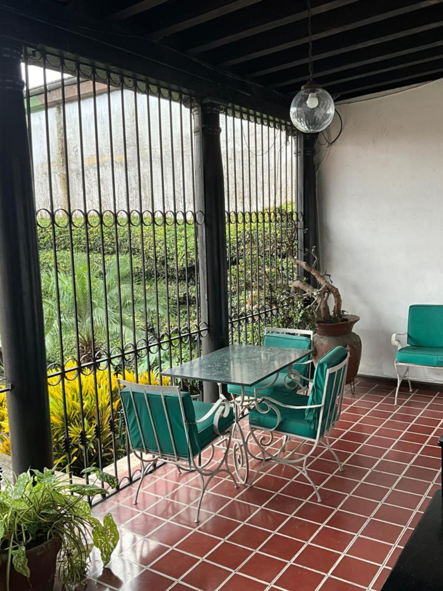 Hotel Spring - Housity