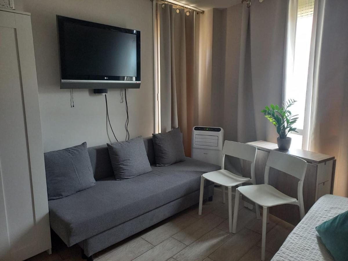 Central with charm and sea views - Housity
