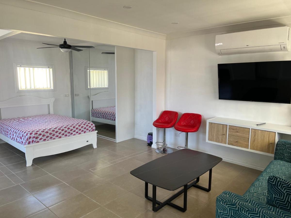 Sweet Home, Oakhurst - Housity