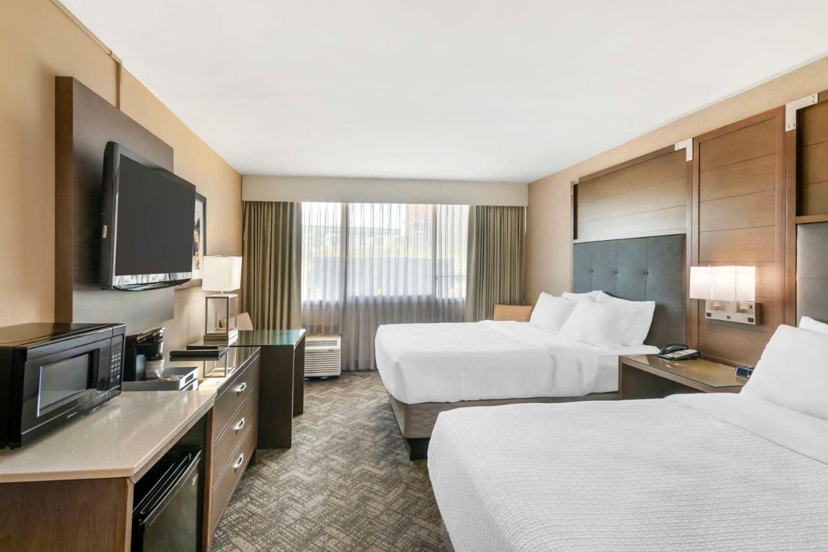 Best Western Plus Kansas City Sports Complex Hotel - Housity