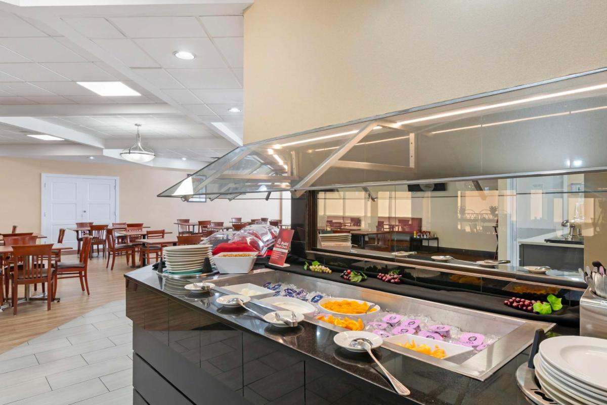Best Western Plus Kansas City Sports Complex Hotel - Housity