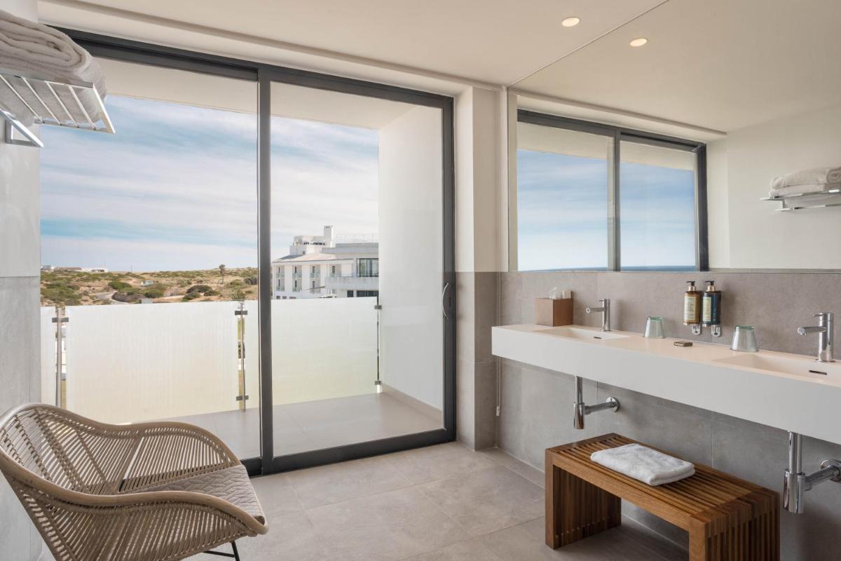 Uma varanda ou terraço em Memmo Baleeira - Design Hotels