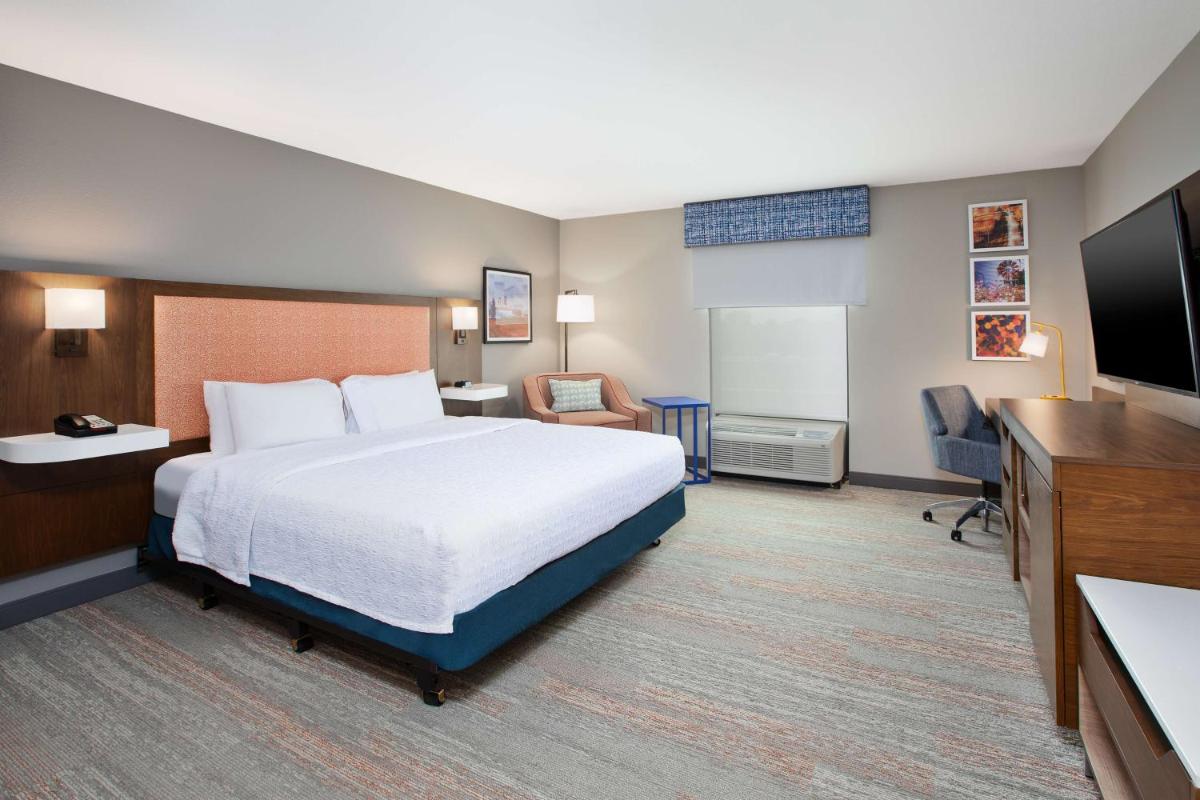 Hampton Inn Clinton - Housity