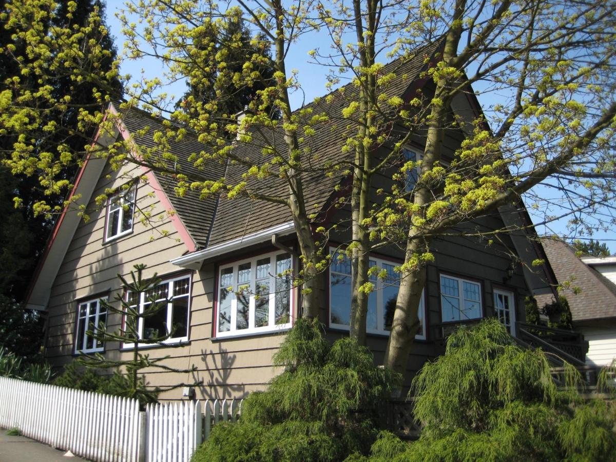 Point Grey Guest House - Housity