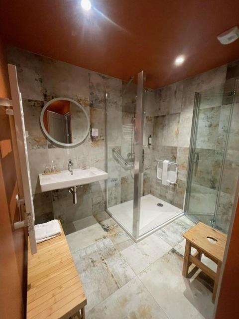 Salle de bains dans l'établissement Hotel Le Bois Joli