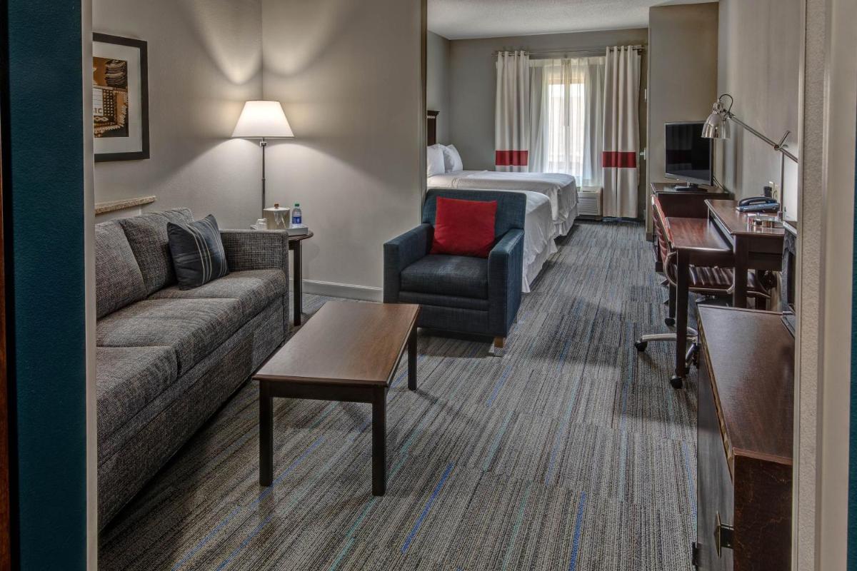 Four Points by Sheraton Memphis Southwind - Housity