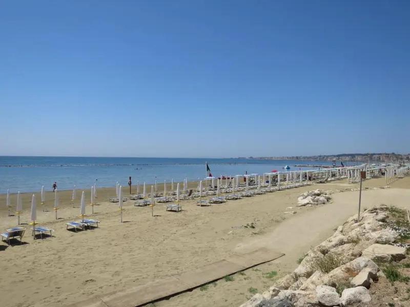 Lucia House mare Nettuno - Housity