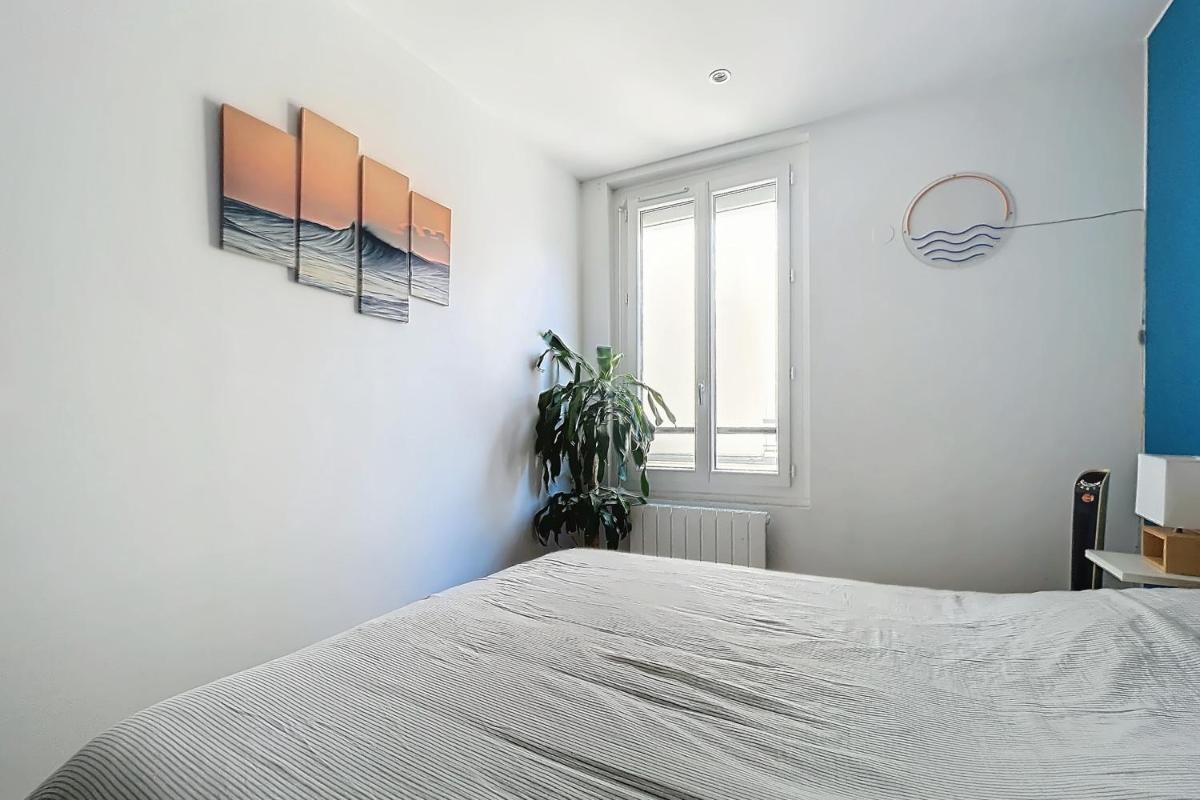 Charming 2-Room Paris Getaway Near Le Marais - Housity