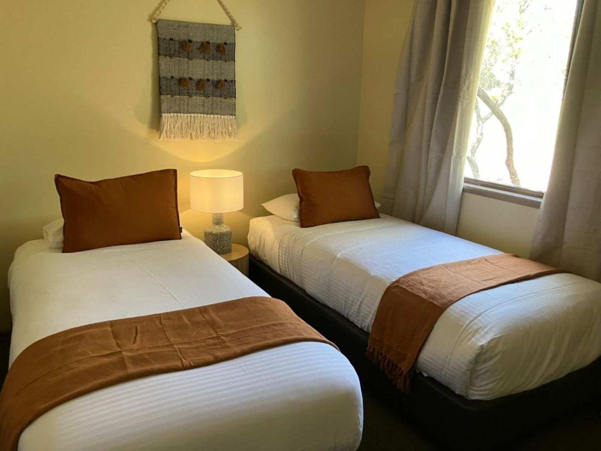 Cabins on Halls - Housity