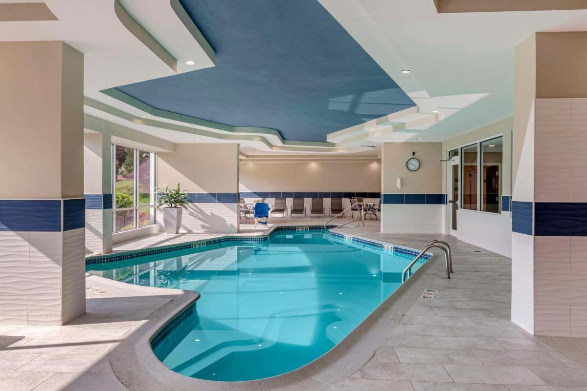 Best Western Plus North Shore Hotel - Housity