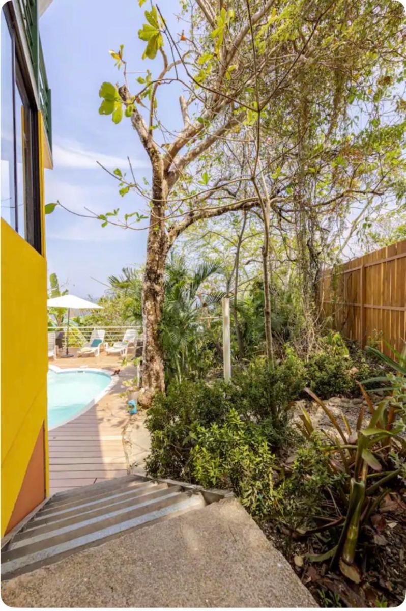 Sunshine Sanctuary Boutique Jungle Lodge - Housity