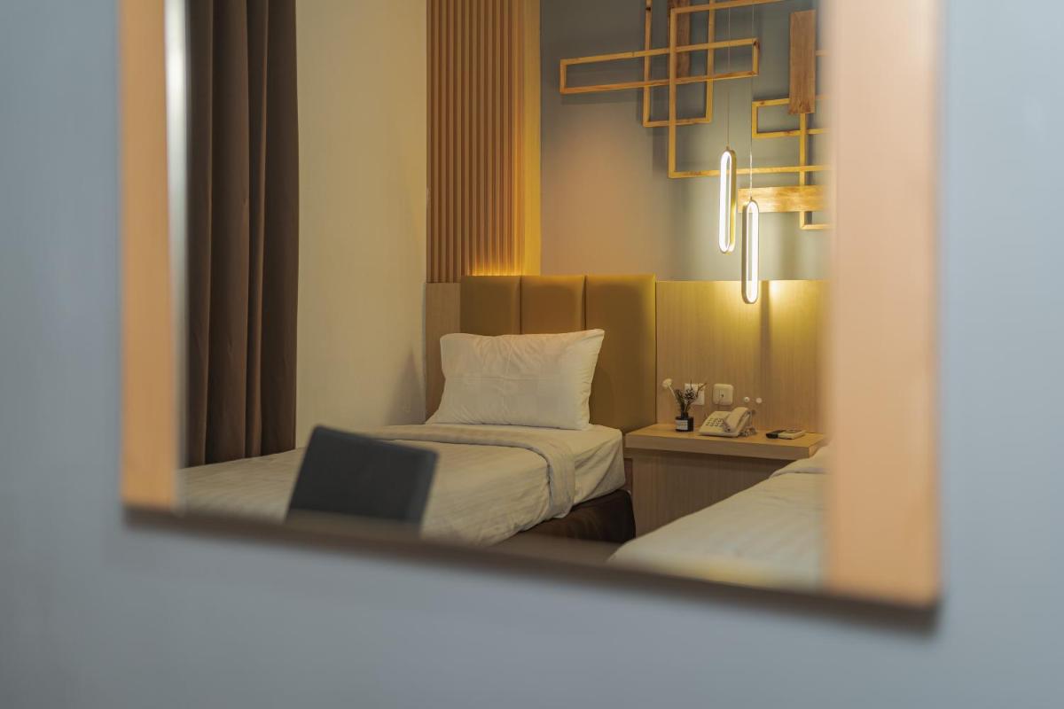 Best Hotel Kedungsari - Housity